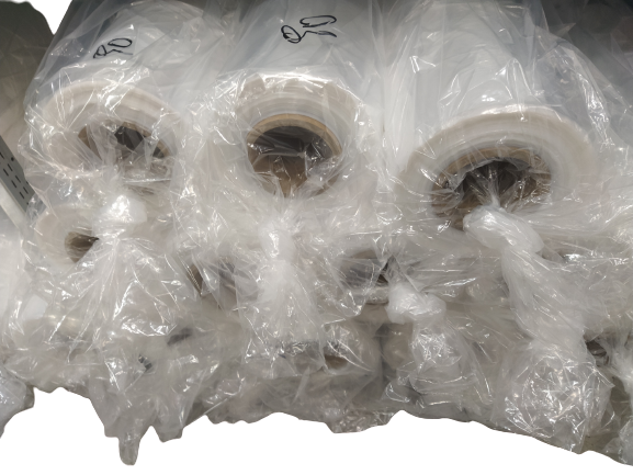 Verpackungsmaterial, Schlauchfolie und Tragtaschen für Textilien